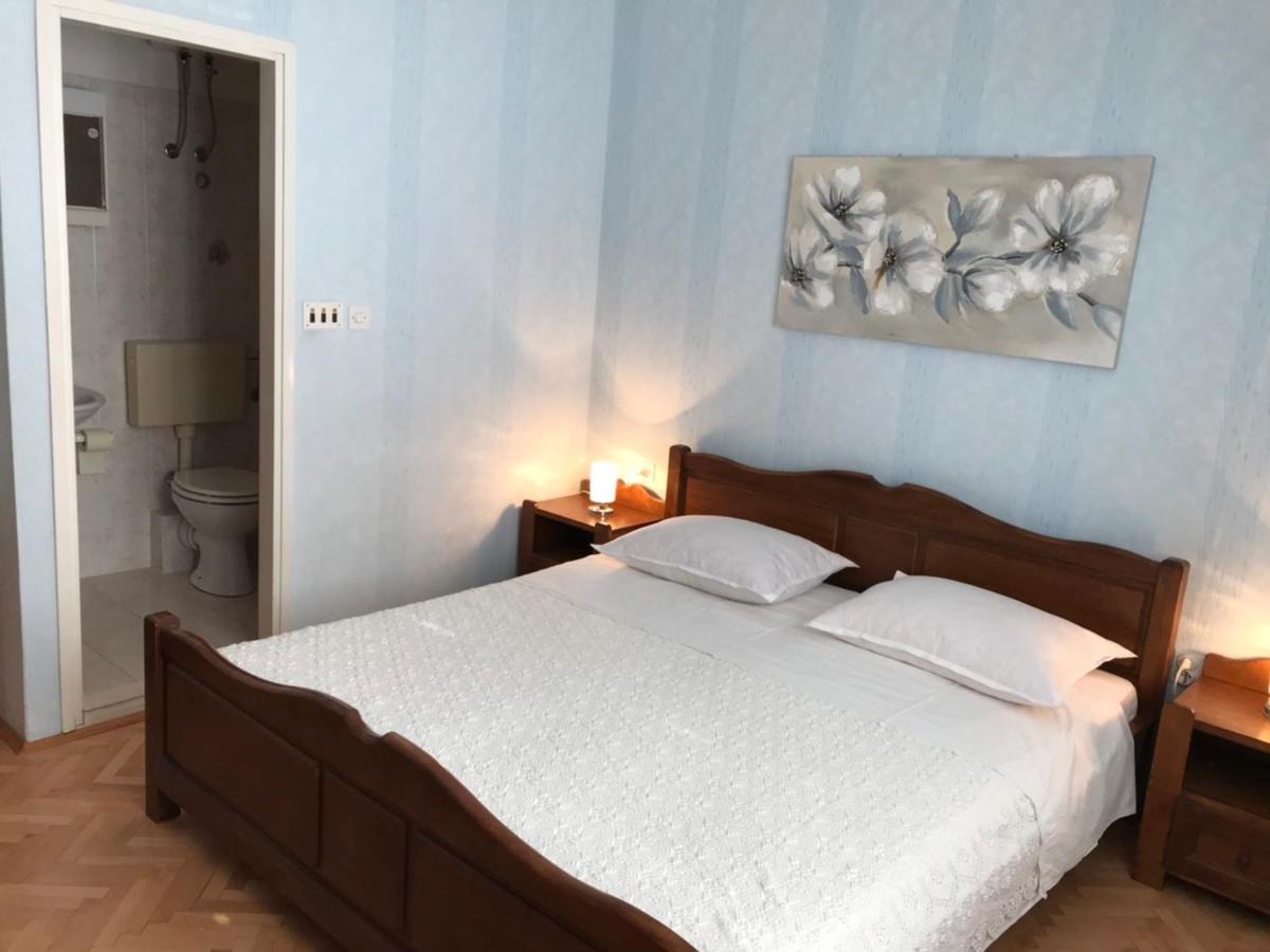 Apartments And Rooms Ljubica Лун Екстериор снимка